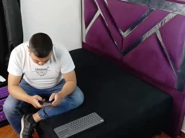 Maximo_225 Chaturbate stream image from April 15, 2025