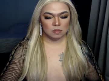 Michellevixen921 Chaturbate stream image from April 15, 2025