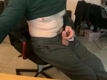 Shoopsalex Chaturbate stream image from April 15, 2025