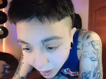 Twinkie_Punkie Chaturbate stream image from April 15, 2025
