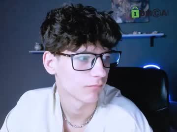 Den_Rich Chaturbate stream image from April 15, 2025