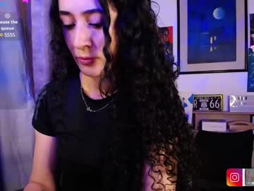 Youlaura Chaturbate stream image from April 15, 2025