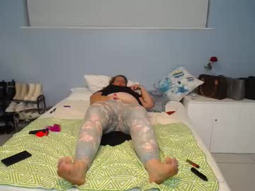 Blazzingbetty Chaturbate stream image from April 15, 2025