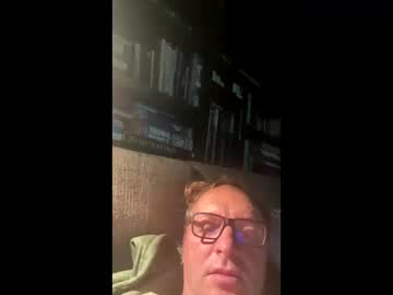 Petikp Chaturbate stream image from April 15, 2025