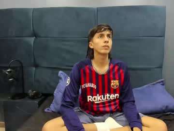 Zamir_Dicker Chaturbate stream image from April 15, 2025