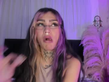 Shurttylegran Chaturbate stream image from April 15, 2025