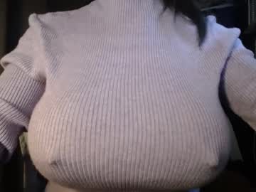 Hotbodyasian_Mertyl Chaturbate stream image from April 16, 2025