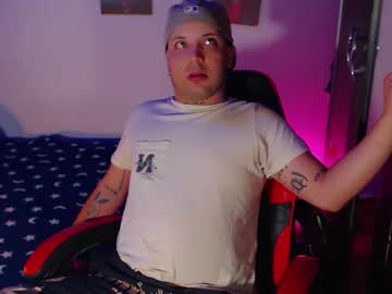 Andy_Online Chaturbate stream image from April 16, 2025