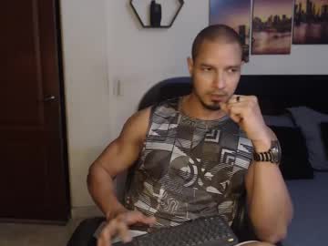 Wncmodels Chaturbate stream image from April 16, 2025