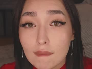 Geishy Chaturbate stream image from April 16, 2025