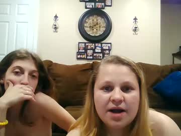 Fall_Flowers96 Chaturbate stream image from April 16, 2025