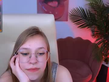 Layriantavee Chaturbate stream image from April 16, 2025