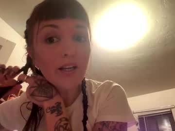 Lotlizard6669 Chaturbate stream image from April 16, 2025