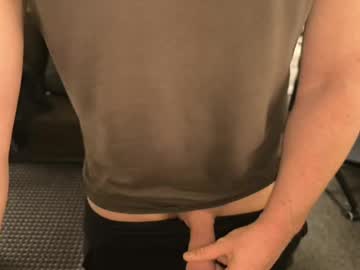 Mrloveem Chaturbate stream image from April 16, 2025
