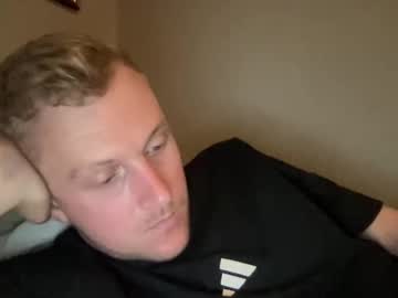 Pancakerollxo Chaturbate stream image from April 16, 2025