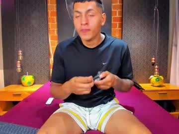 Adoniscrew Chaturbate stream image from April 16, 2025