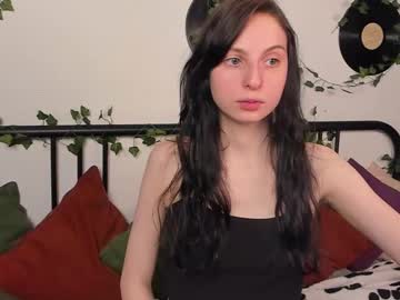 Skylargarcia Chaturbate stream image from April 16, 2025