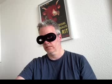 Uselessdog Chaturbate stream image from April 16, 2025