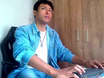 Michaelstones Chaturbate stream image from April 16, 2025