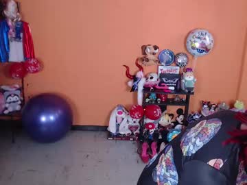 Missmia2 Chaturbate stream image from April 16, 2025