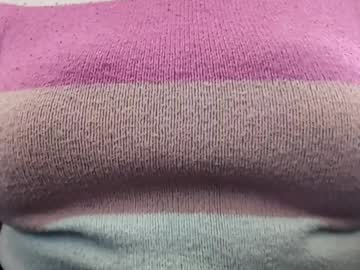Sensualatease Chaturbate stream image from April 16, 2025