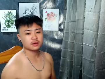 Ur_Hotguy Chaturbate stream image from April 16, 2025