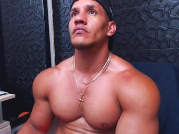 Viktorherrera Chaturbate stream image from April 16, 2025