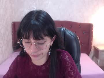 Mooncharlotte Chaturbate stream image from April 16, 2025