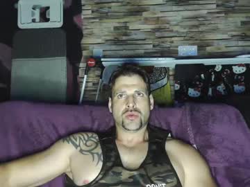 Bigboyband Chaturbate stream image from April 16, 2025