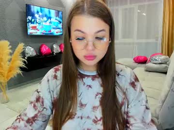Easternbeautyy Chaturbate stream image from April 16, 2025