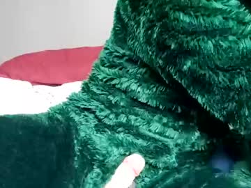 Smallgreendragon Chaturbate stream image from April 16, 2025