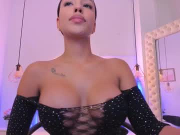 Xiomara_Cortes Chaturbate stream image from April 16, 2025