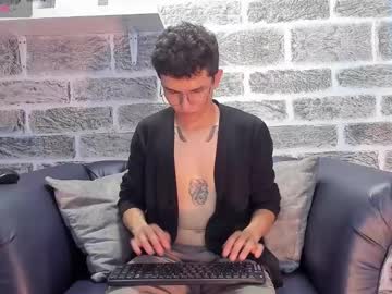 Cristian_Castle Chaturbate stream image from April 16, 2025