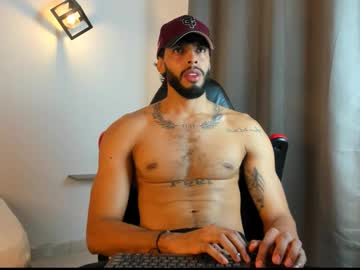Dwaynehoff Chaturbate stream image from April 16, 2025