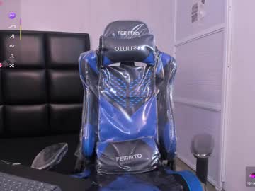 Milk_Max18 Chaturbate stream image from April 16, 2025