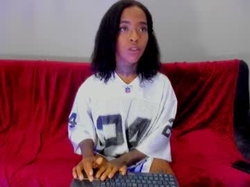 Pauline_Fox Chaturbate stream image from April 16, 2025