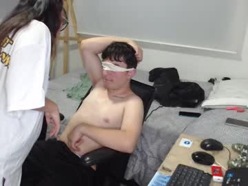 Ladypetitelive Chaturbate stream image from April 16, 2025