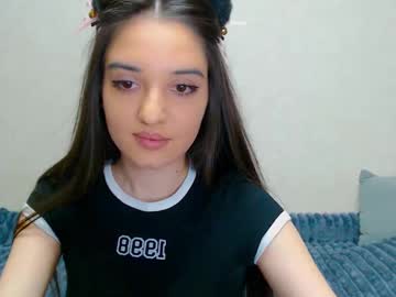 Yourdreammary Chaturbate stream image from April 17, 2025