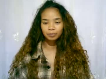 Roxanne_98 Chaturbate stream image from April 17, 2025