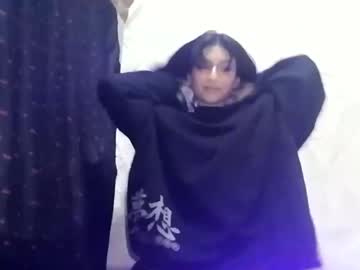 Sweetluna12 Chaturbate stream image from April 17, 2025