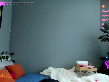 Jinny_Gold Chaturbate stream image from April 17, 2025