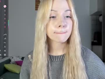 Nicole_Yo Chaturbate stream image from April 17, 2025