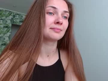 Oliviashiny Chaturbate stream image from April 17, 2025