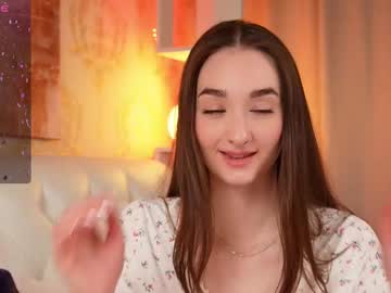 Kel1y_Powell Chaturbate stream image from April 17, 2025