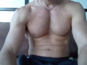 Parisien75015 Chaturbate stream image from April 17, 2025