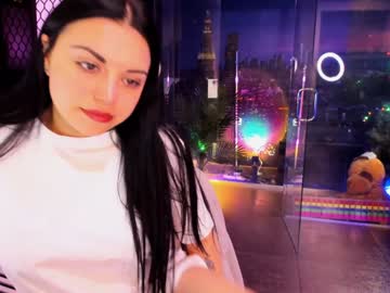 Alma_Pearl Chaturbate stream image from April 17, 2025