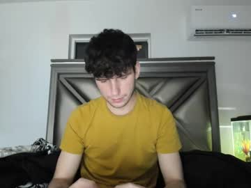 Gayndepressed Chaturbate stream image from April 17, 2025