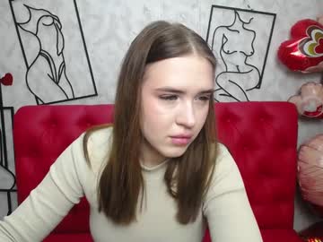 Laurahlot Chaturbate stream image from April 17, 2025
