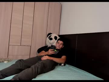 Redsoul951869 Chaturbate stream image from April 17, 2025