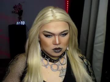 Michellevixen921 Chaturbate stream image from April 17, 2025